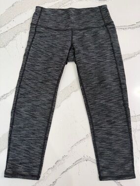 Athleta XS Black Gray Striped Leggings Supplex Lycra Crop Yoga Pants